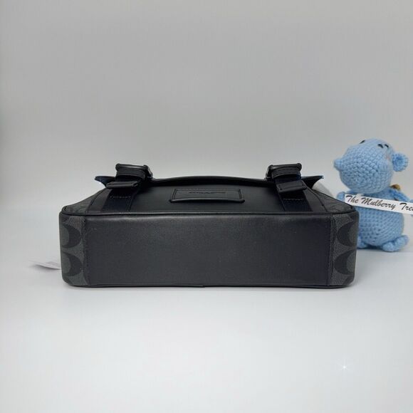 Coach C3747 Track Crossbody Bag In Signature Canvas Messenger Men’s NWT Org $490 - Picture 4 of 14